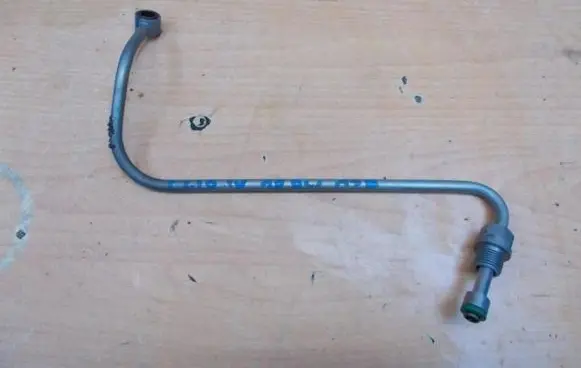 Renault Clio IV Oil cooling pipe 