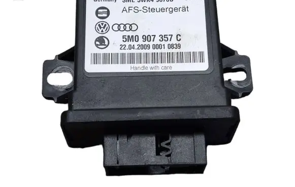 Volkswagen PASSAT B6 Light module LCM 5M0907357C 5WK49676B