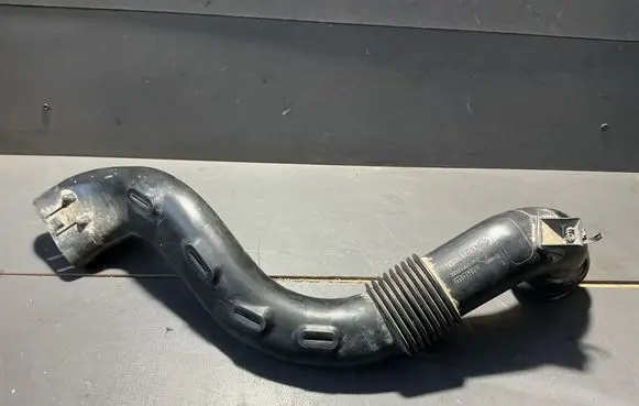 Dacia Logan II Air intake duct part 165556691R 90530763