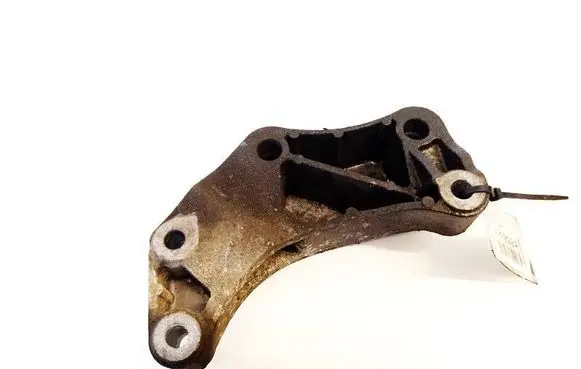 Opel Corsa D Engine mounting bracket 
