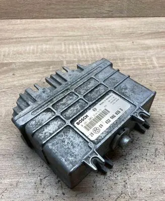 Volkswagen Golf III Engine control unit/module ECU 032906026D 0261203314 Main315