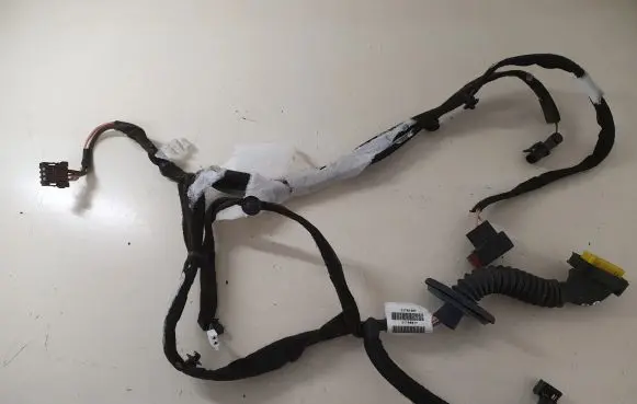 Opel Vivaro Front door wiring loom 93858817