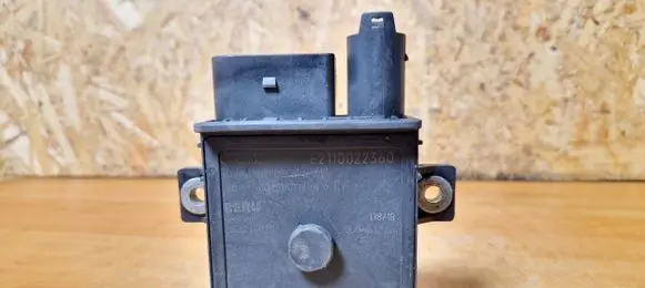 BMW 5 E60 E61 Glow plug pre-heat relay E2110022360 Gse102 0522140701