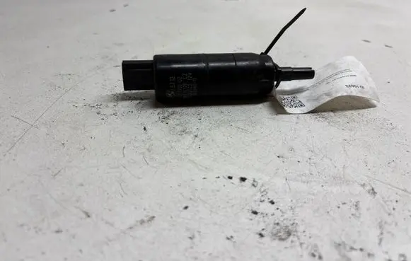 BMW 4 F32 F33 Headlight washer pump 7217792