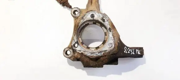 Opel Signum Front wheel hub 13136698l 6698l