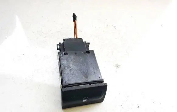 Skoda Octavia Mk1 (1U) Fuel tank opening switch 