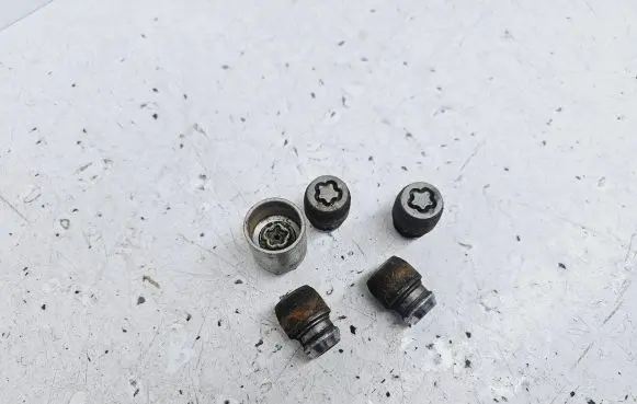 Hyundai ix35 Nuts/bolts 