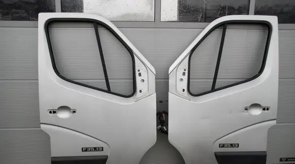 Renault Master III Door (2 Door Coupe) 125KM