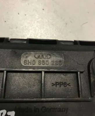 Audi A4 S4 B7 8E 8H Hazard Warning Triangle Mounting Bracket 8H0860285