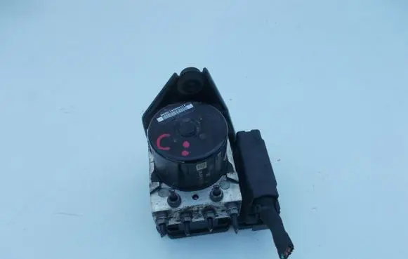 Volkswagen Golf V ABS Pump 1K0614517BJ 1K0907379AN