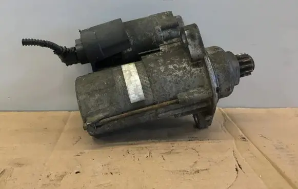 Volkswagen PASSAT B6 Starter motor 02M911023