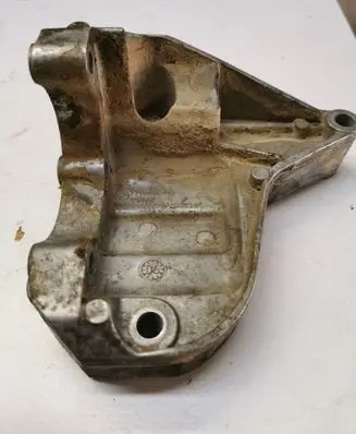BMW 1 E81 E87 Power steering pump mounting bracket 7794455 120868