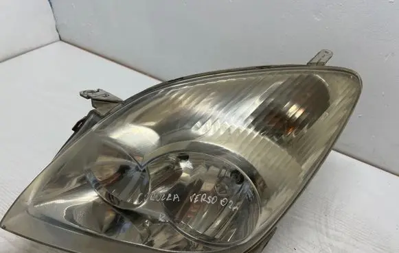 Toyota Corolla Verso E121 Headlight/headlamp UPM60GF20