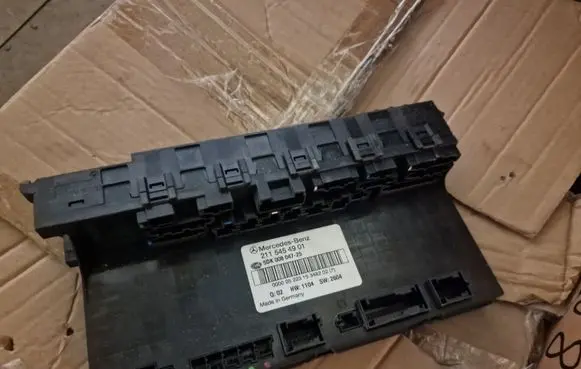 Mercedes-Benz E W211 Fuse module 2115454901