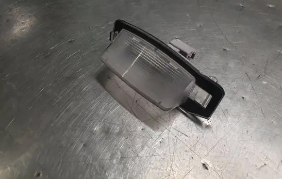 Mitsubishi Outlander Number plate light A046017