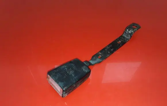 Skoda Fabia Mk2 (5J) Front seatbelt buckle 5J0858471 33058942 33057635