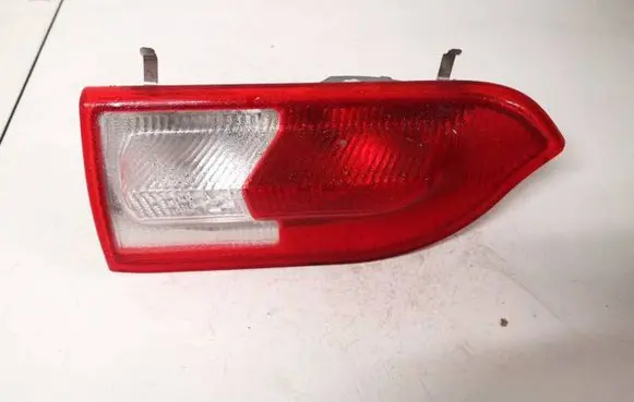 Tailgate rear/tail lights