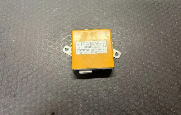 Lexus RX 330 - 350 - 400H Wing mirror control module 8943048030 615139000