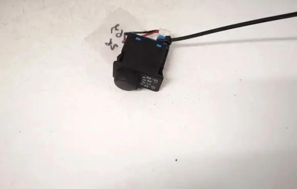 Nissan Primera Headlight level height control switch