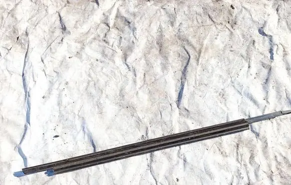 Front door glass trim molding