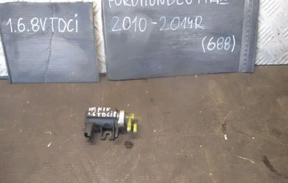 Ford Mondeo MK IV Vacuum valve 
