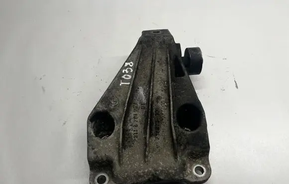 BMW 5 GT F07 Engine mounting bracket 73681310 6781253