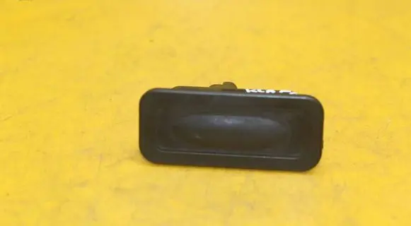 Renault Scenic II - Grand scenic II Tailgate opening switch 8200078256