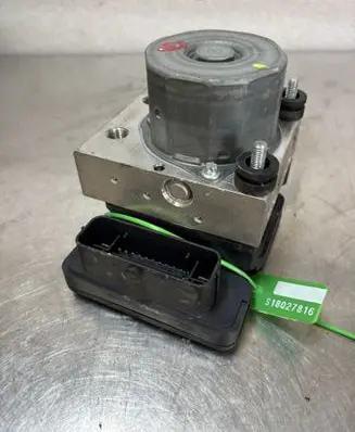 Renault Twingo III Master brake cylinder
