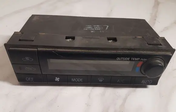 Nissan X-Trail T30 Climate control unit 275008H802