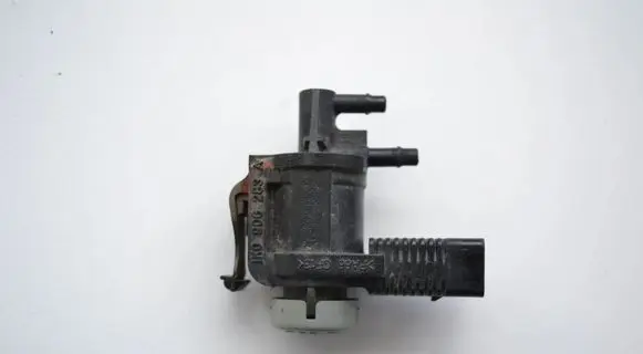 Suzuki Swift I Turbo solenoid valve 1K0906283A