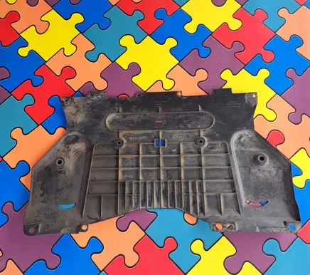 Nissan Qashqai Engine splash shield/under tray 758C4HV80A