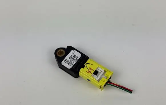 Toyota Auris 150 Airbag deployment crash/impact sensor 8983102060