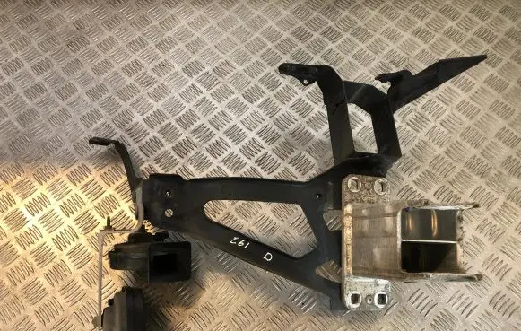 BMW 5 E60 E61 Headlight/headlamp mounting bracket 7033732 11267310