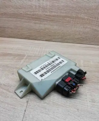 Chrysler Voyager Sliding door control unit/module P04686686AE TRG21205431C