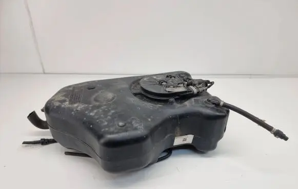 Land Rover Discovery 5 AdBlue liquid reservoir FPLA5J228A