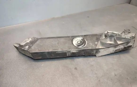 Opel Vivaro Radiator support slam panel bracket 625001299R