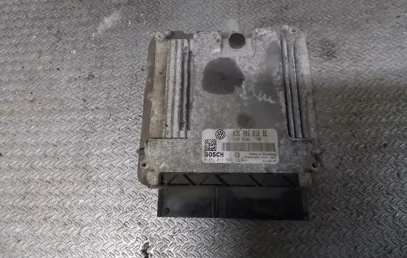 Skoda Octavia Mk2 (1Z) Engine control unit/module 0281011947 03G906016BE