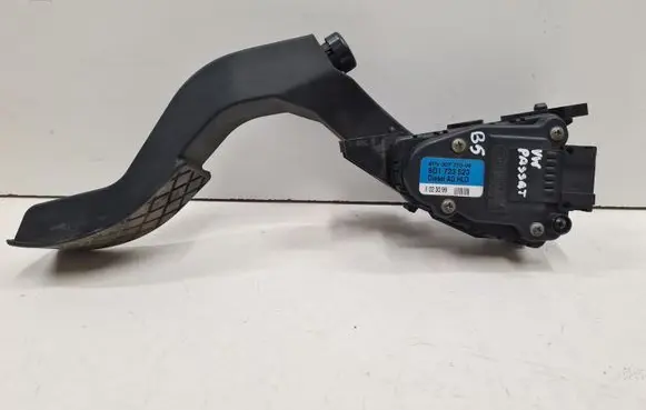 Volkswagen PASSAT B5 Accelerator throttle pedal 8D1723523 6PV00777006 00777006