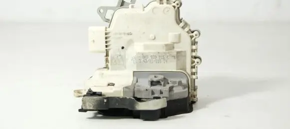 Audi Q7 4L Rear door lock 8K0839015C