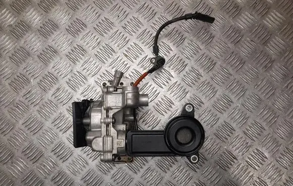 Volvo XC60 Oil pump 31670242