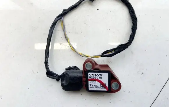 Volvo V50 Airbag deployment crash/impact sensor 9206975 8840a4