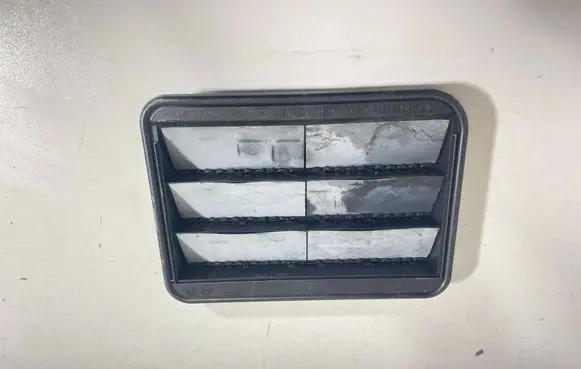 BMW 4 G22 G23 G24 G26 Quarter panel pressure vent 9176945