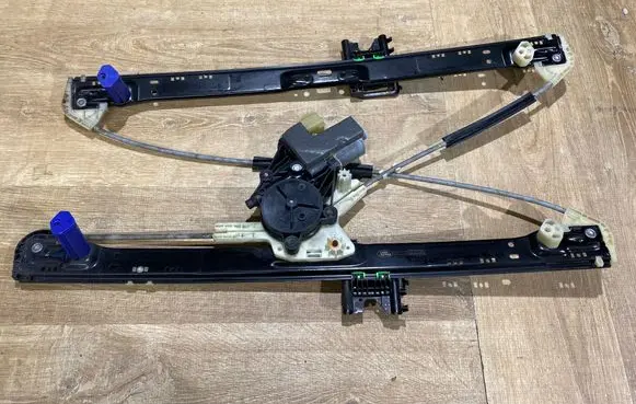 Land Rover Discovery 5 Rear door window regulator motor HY3227001AA 2306802 012462101B