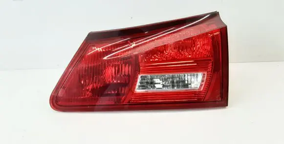 Lexus IS 220D-250-350 Tailgate rear/tail lights