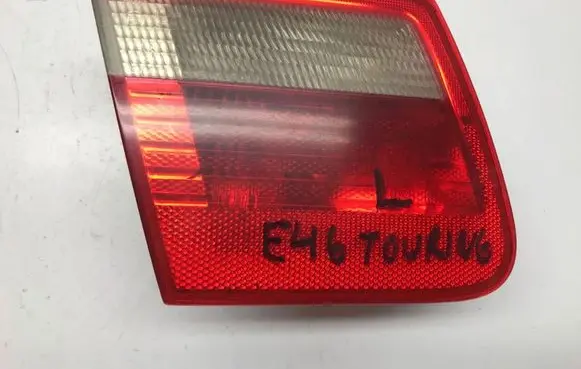Tailgate rear/tail lights