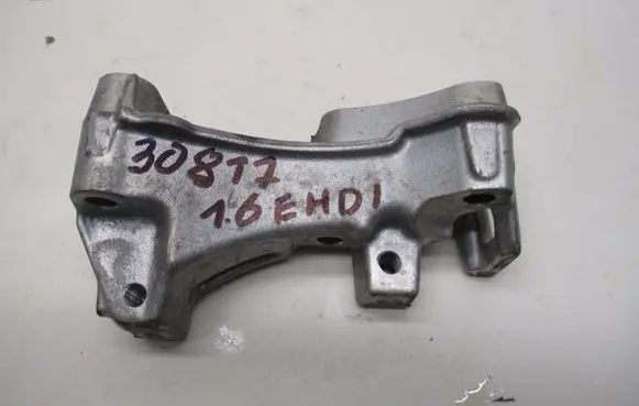 Peugeot 308 Engine mounting bracket