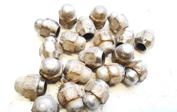 Volvo V70 Nuts/bolts 