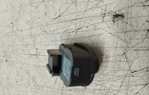 Volkswagen Golf IV Wing mirror switch 1J1959565D