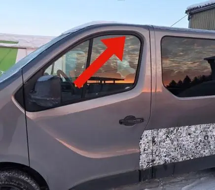 Opel Vivaro Rubber seal front coupe door window 
