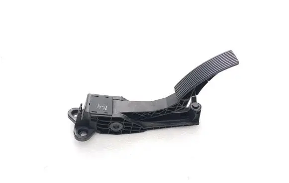Mercedes-Benz ML W164 Accelerator throttle pedal A1643000104 ZGS005 131006